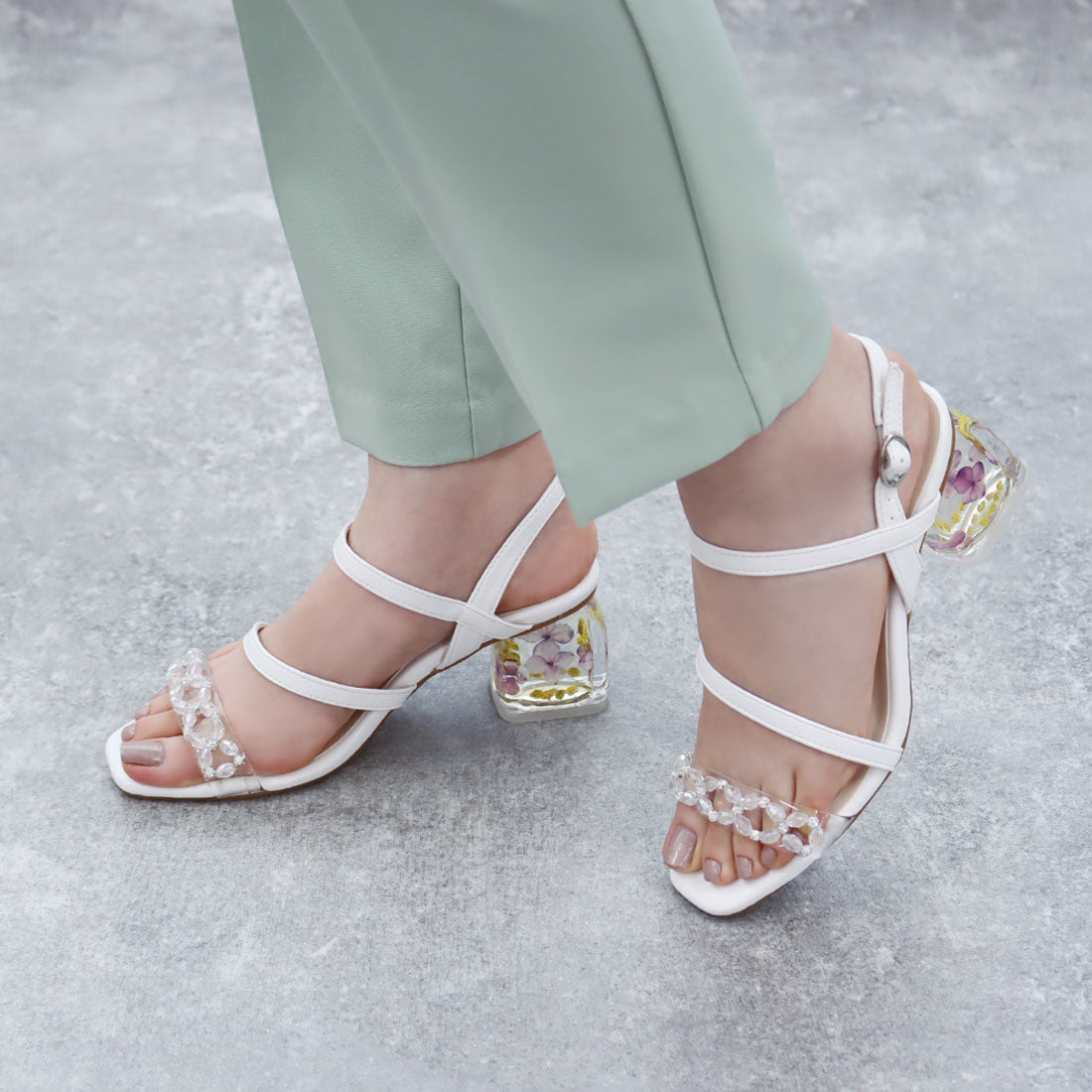 ブリジット バーキン Bridget Birkin フラワークリアヒールストラップサンダル (ピンク) ピンク