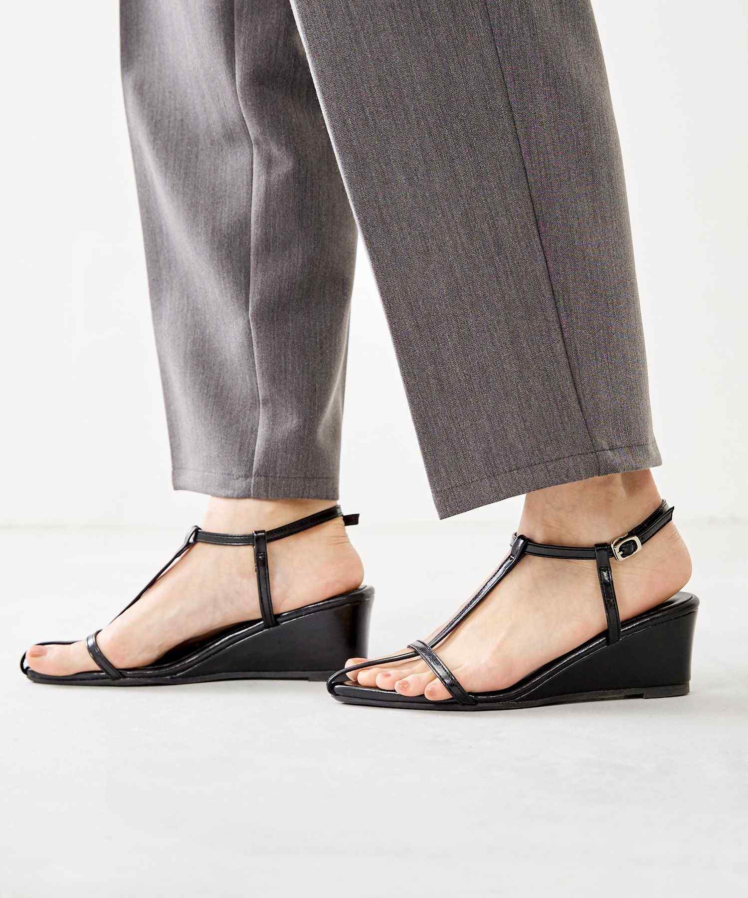 メヌエ Menue Tストラップ ウェッジヒール サンダル