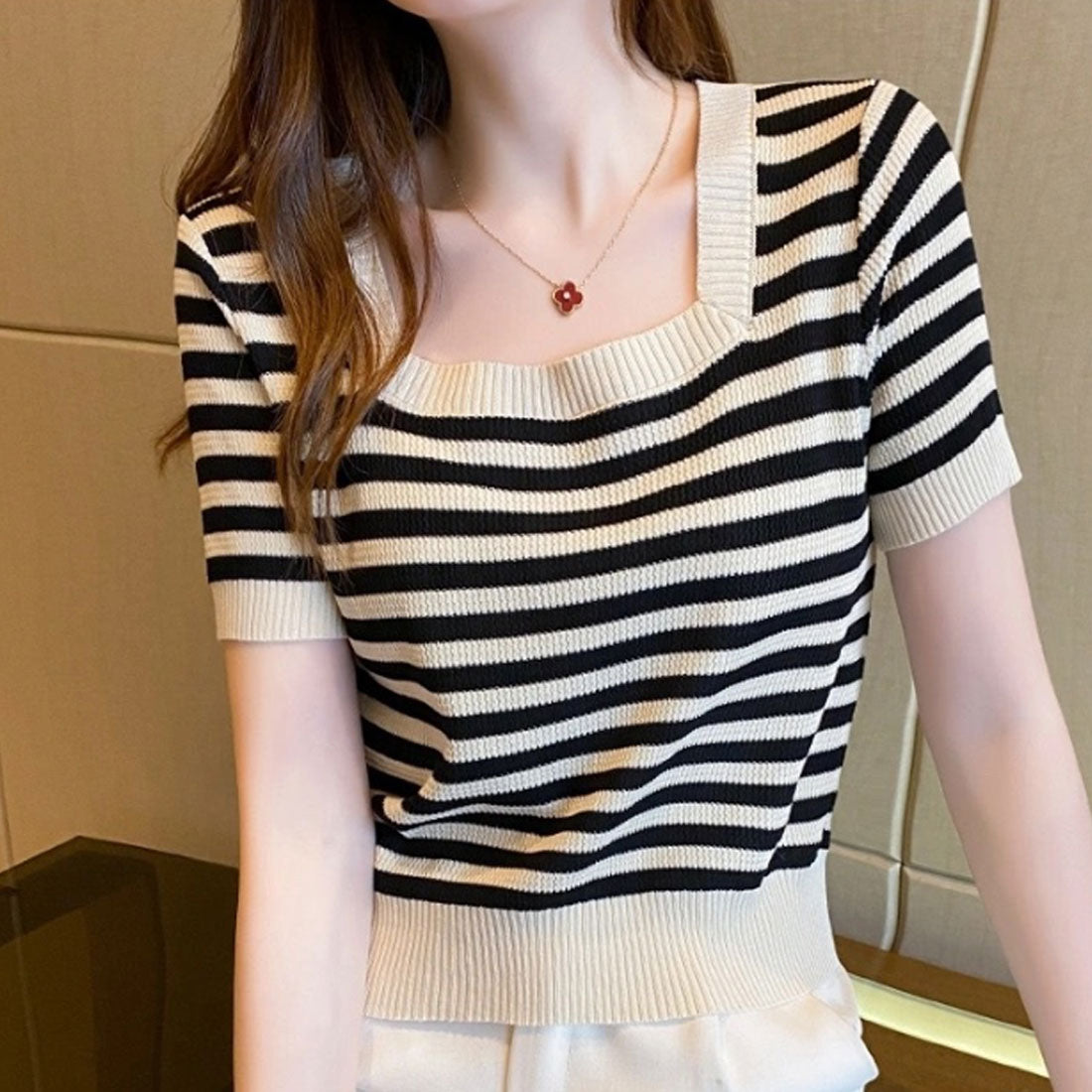 デューリリー Dewlily ボーダーサマーニット 韓国ファッション 10代 20代 30代 スクエアネック カジュアル ボーダーデザイン コンパクト 豊富なカラーバリエーション (ブラック) ブラック