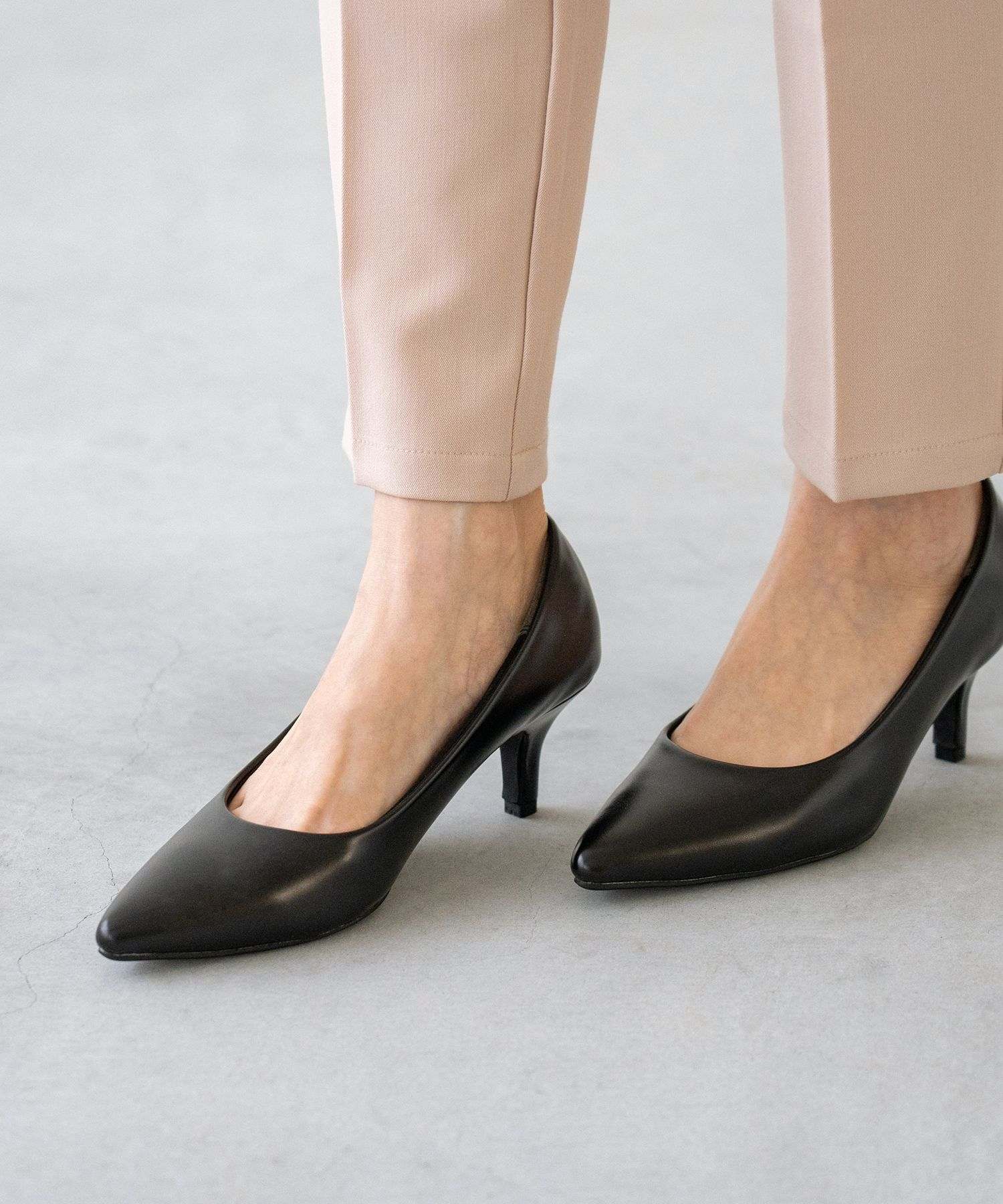 メヌエ Menue エアスイート ポインテッドトゥ6cmヒールパンプス