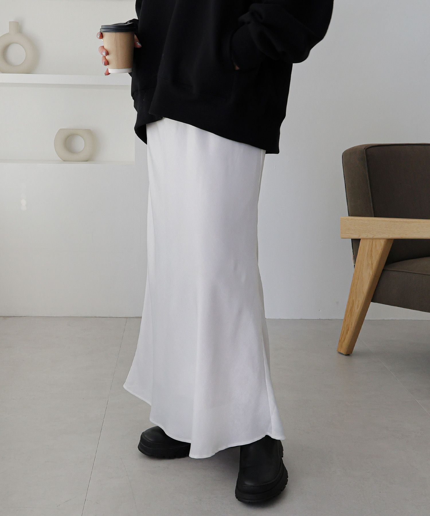 アンドミー andme マット サテン ナロー スカート