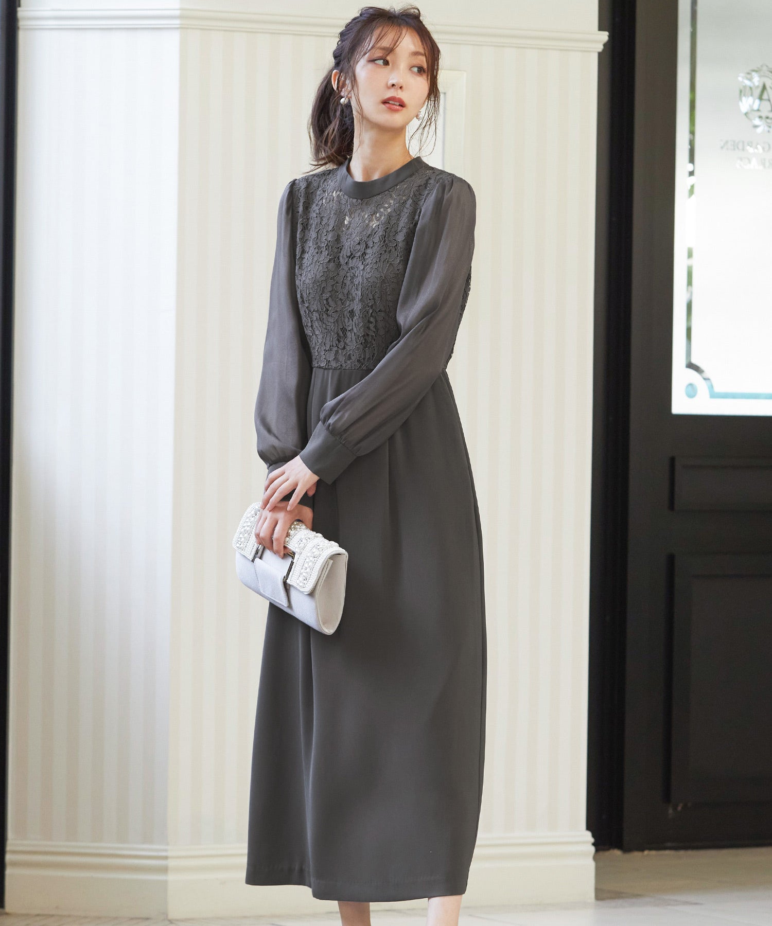 ニアナ niana ボトルネック レース×サテンドレス (チャコール) チャコール