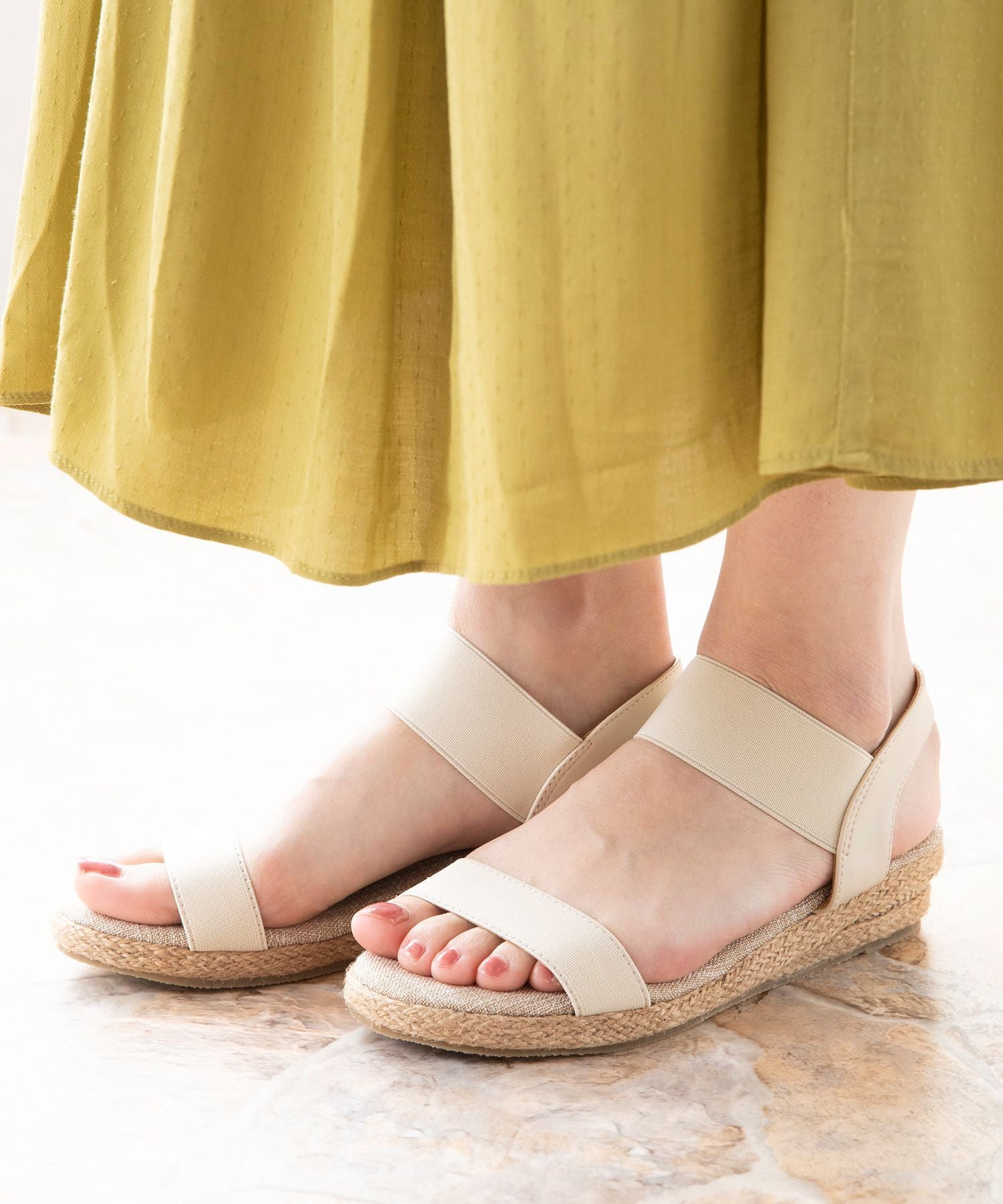 メヌエ Menue ローヒールウェッジゴムサンダル