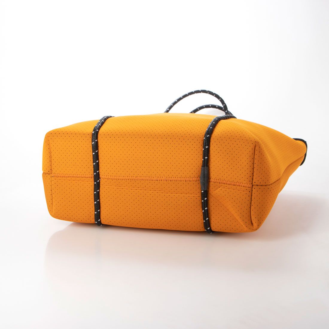 シェリル マリー CHERYL MARIE A4 ネオプレーン ショルダーバッグ ファスナー式