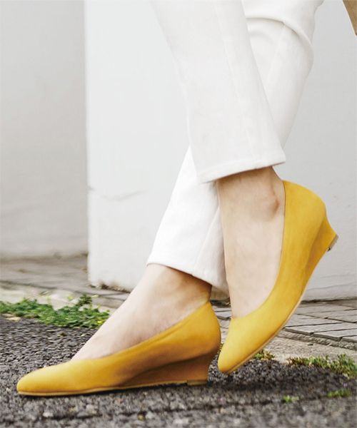 ラナン RANAN 幅広ゆったりアーモンドトゥウェッジパンプス