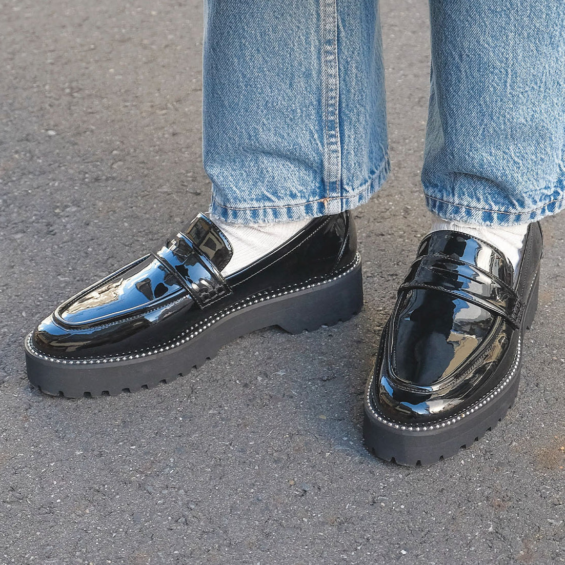 ダニエラアンドジェマ Daniella & GEMMA 【レイン対応】スタッズローファー (ブラックエナメル) ブラックエナメル