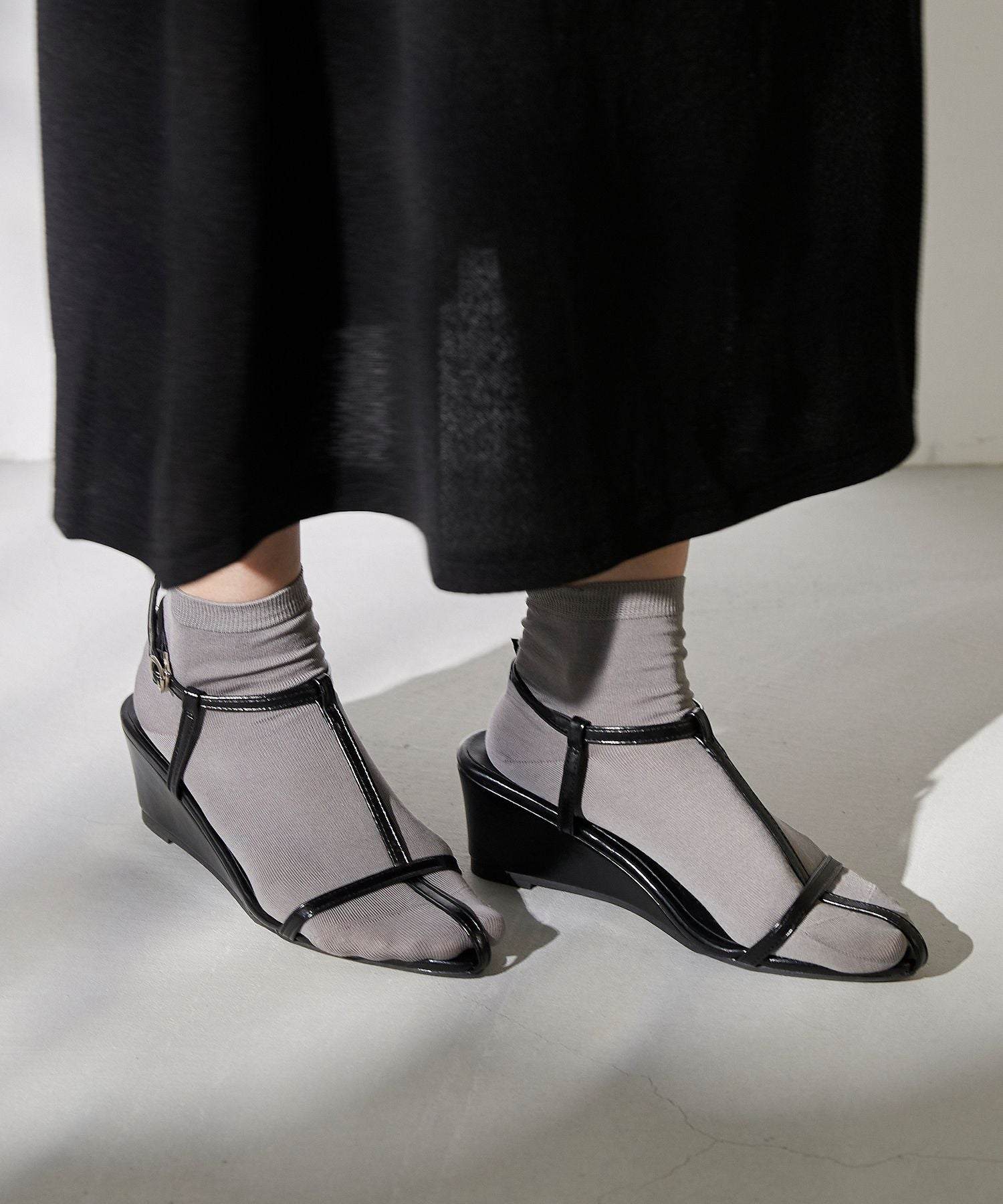 メヌエ Menue Tストラップ ウェッジヒール サンダル