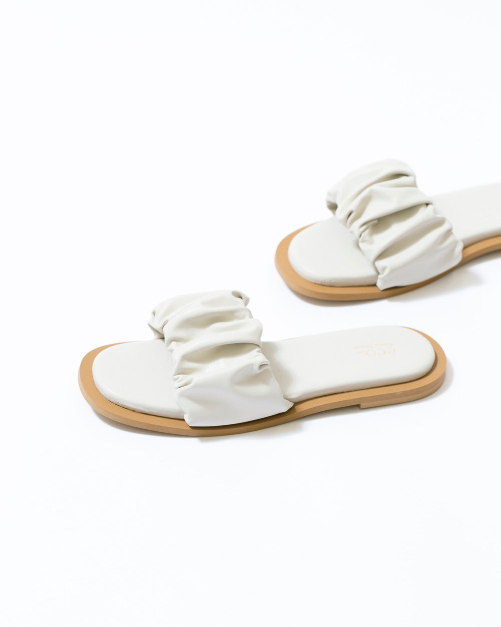 【アップルレザー】【撥水】エマ フランシス Emma Francis フラット シャーリング サンダル (アイボリー アップルレザー) アイボリー アップルレザー