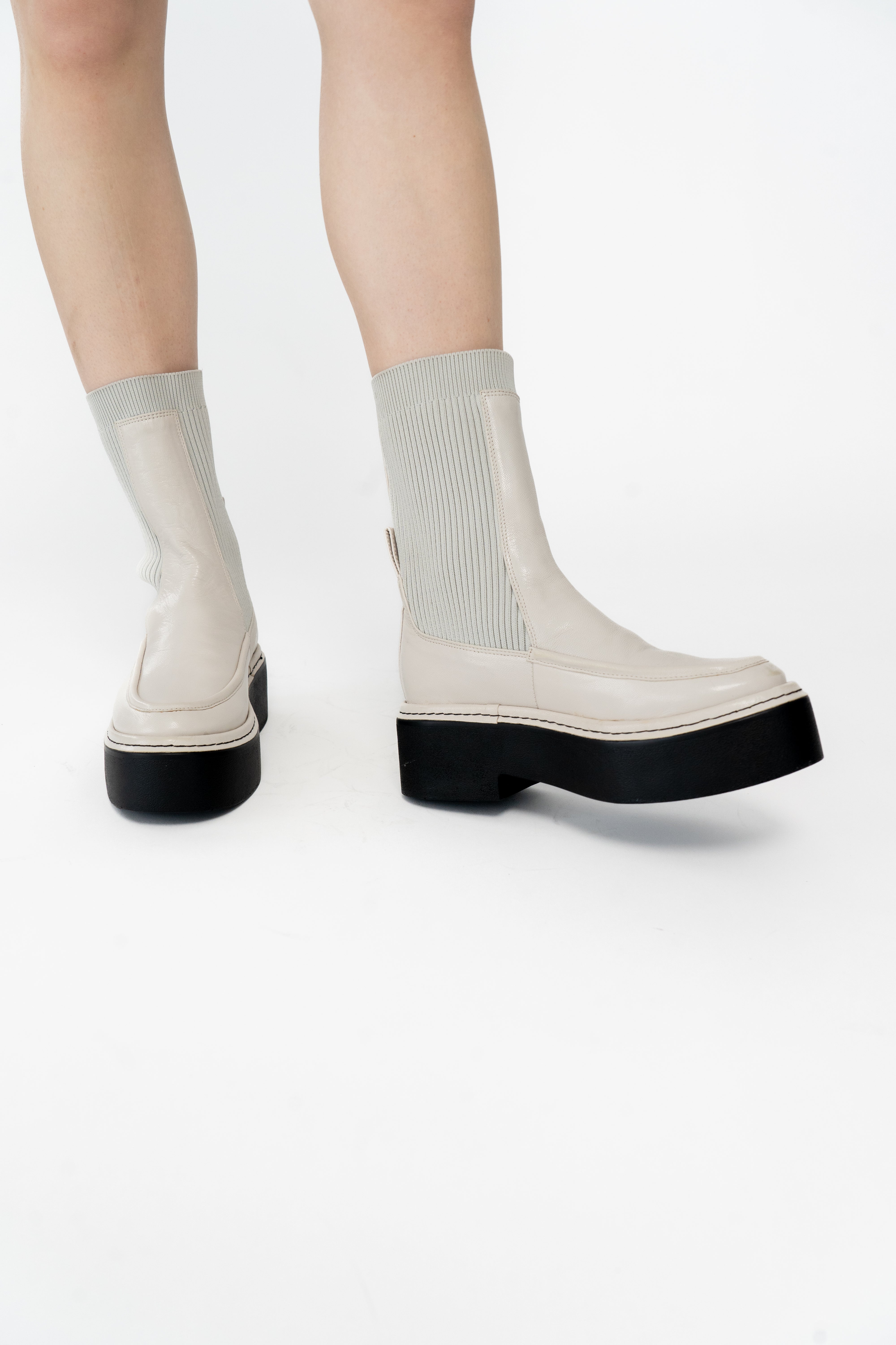 BUENA LEATHER BOOTS (OFF WHITE) OFF WHITE