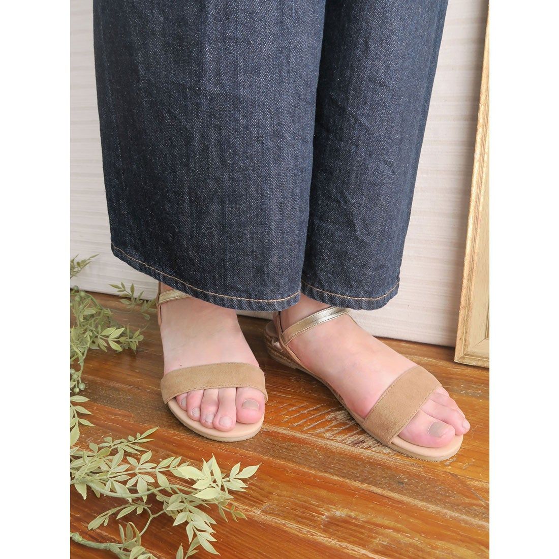 Gaimo Bicolor Strap Sandals