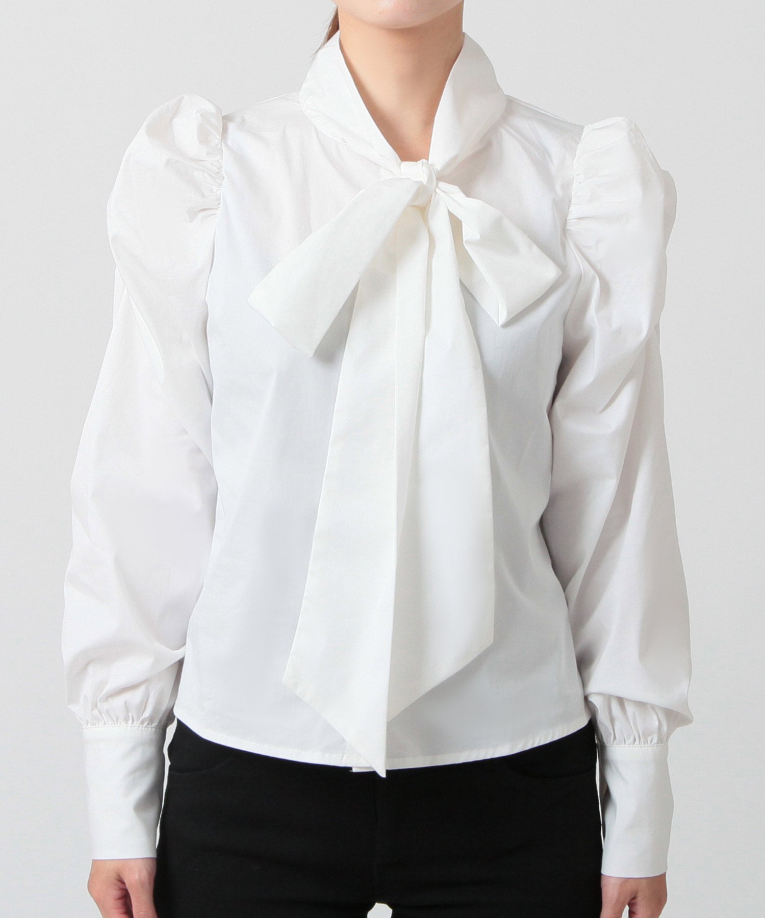 ジュリアブティック JULIA BOUTIQUE ボウタイパワショルブラウス/23530 (White) ホワイト