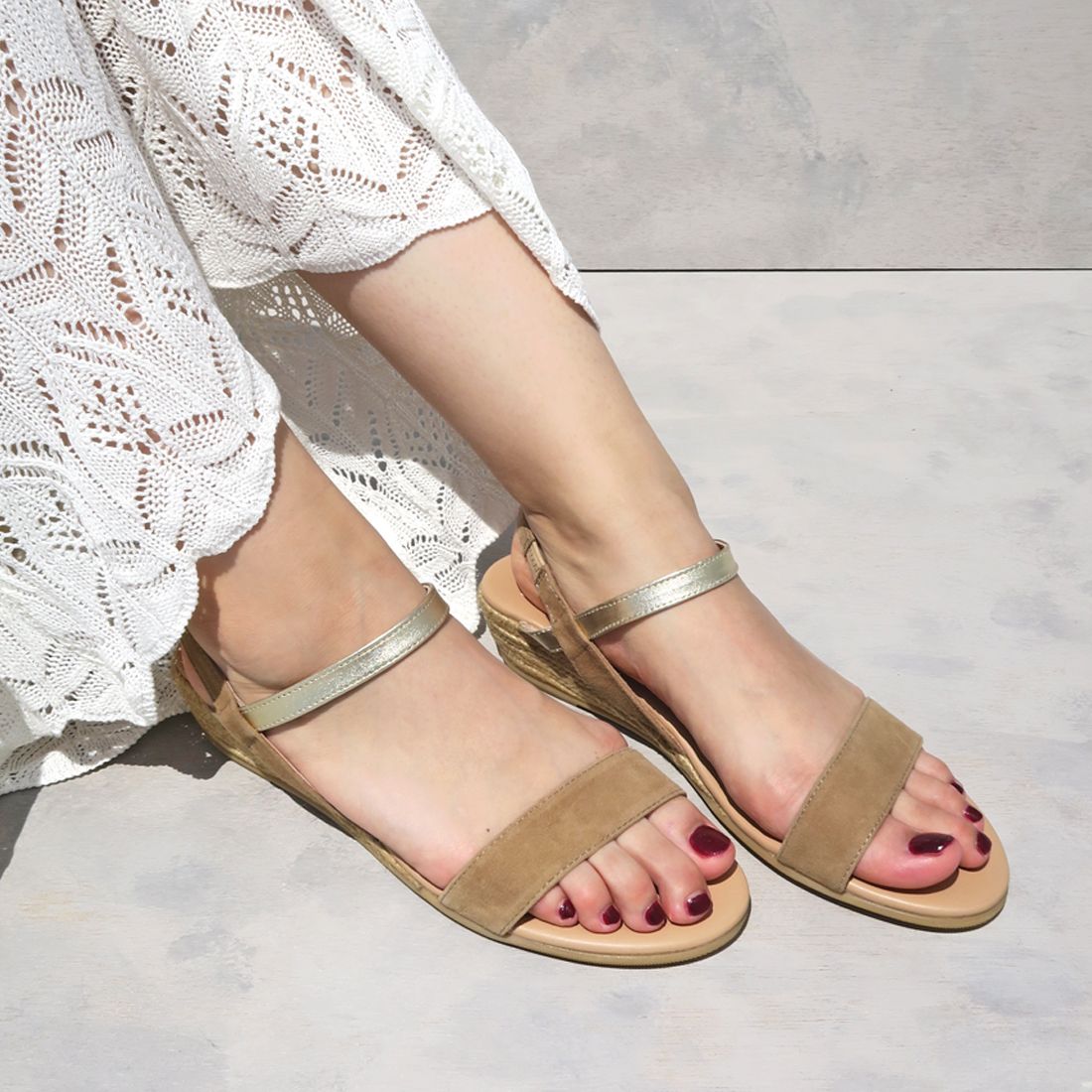 Gaimo Bicolor Strap Sandals