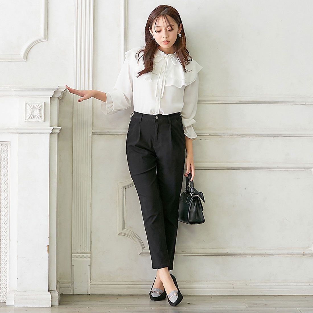 アロッタ Alotta 【3つの機能付】美脚ストレッチテーパードパンツ