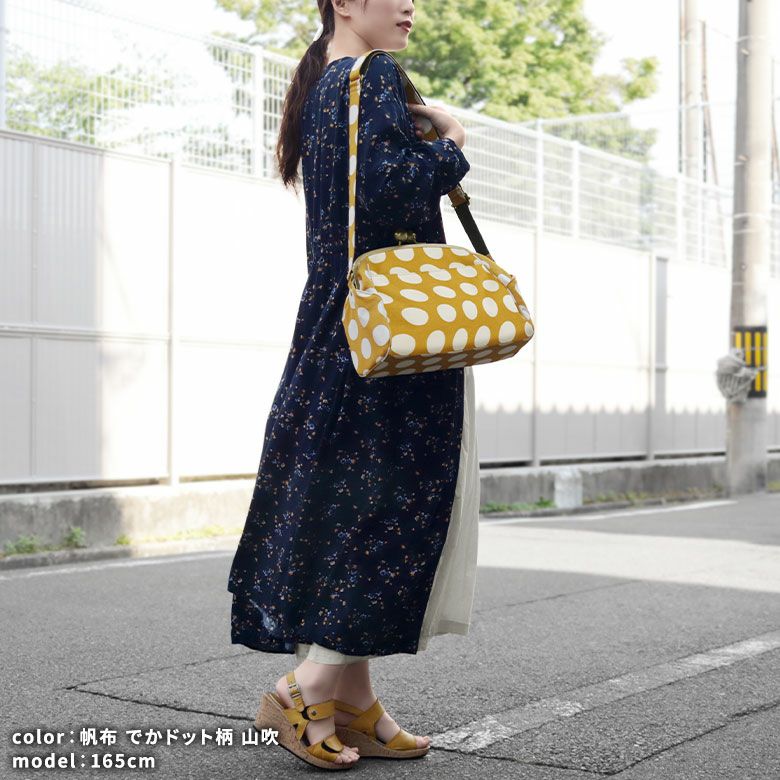 大玉がま口ショルダーバッグ