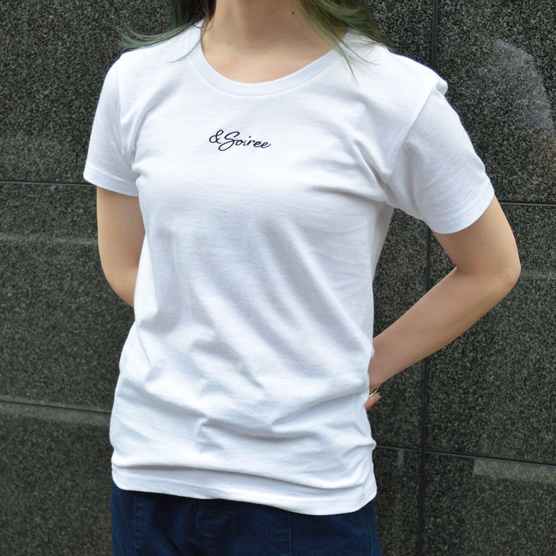 アンドソワレ &soiree 刺繍ロゴレタリングTシャツ
