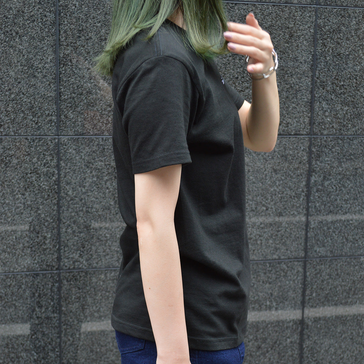 アンドソワレ &soiree 刺繍ロゴレタリングTシャツ