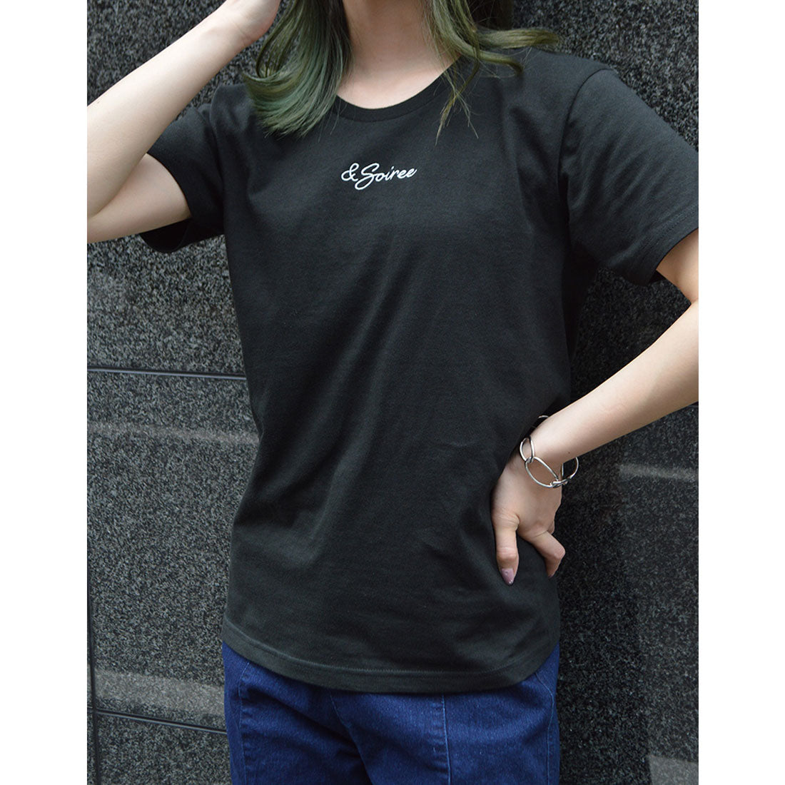 アンドソワレ &soiree 刺繍ロゴレタリングTシャツ