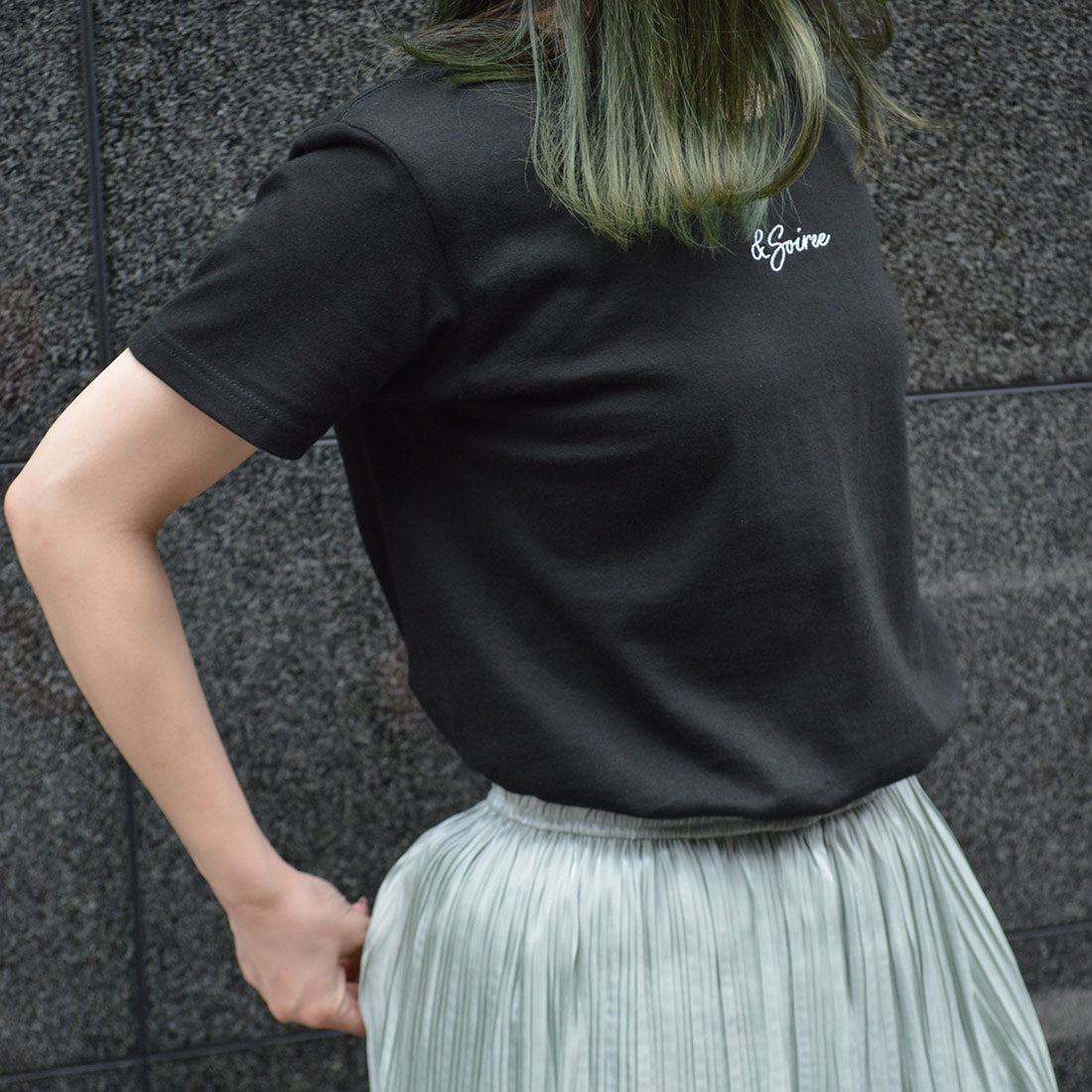 アンドソワレ &soiree 刺繍ロゴレタリングTシャツ
