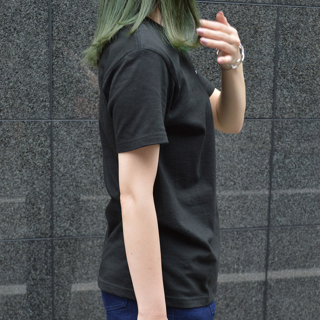 アンドソワレ &soiree 刺繍ロゴレタリングTシャツ