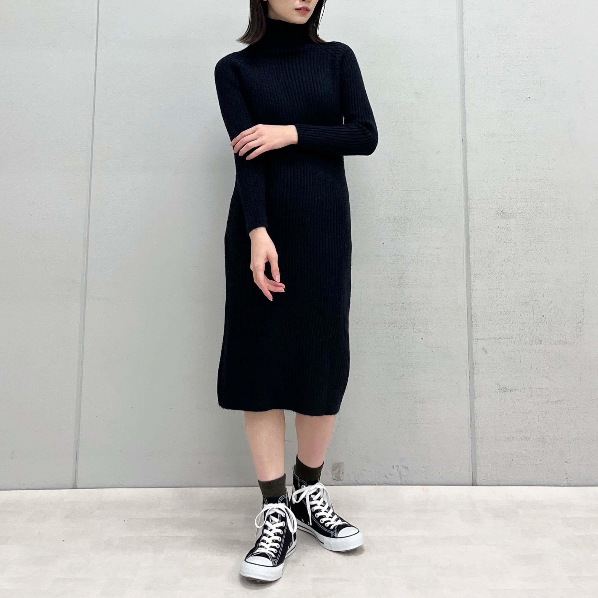 AndoSoulé和Soiree Turtle脖子肋骨編織一件