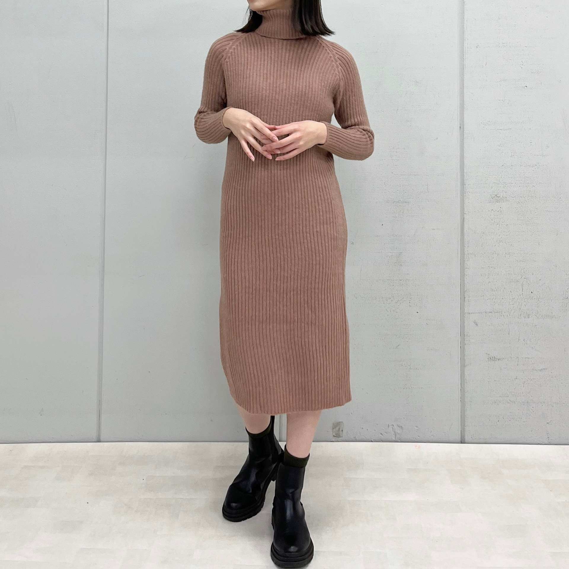 AndoSoulé和Soiree Turtle脖子肋骨編織一件