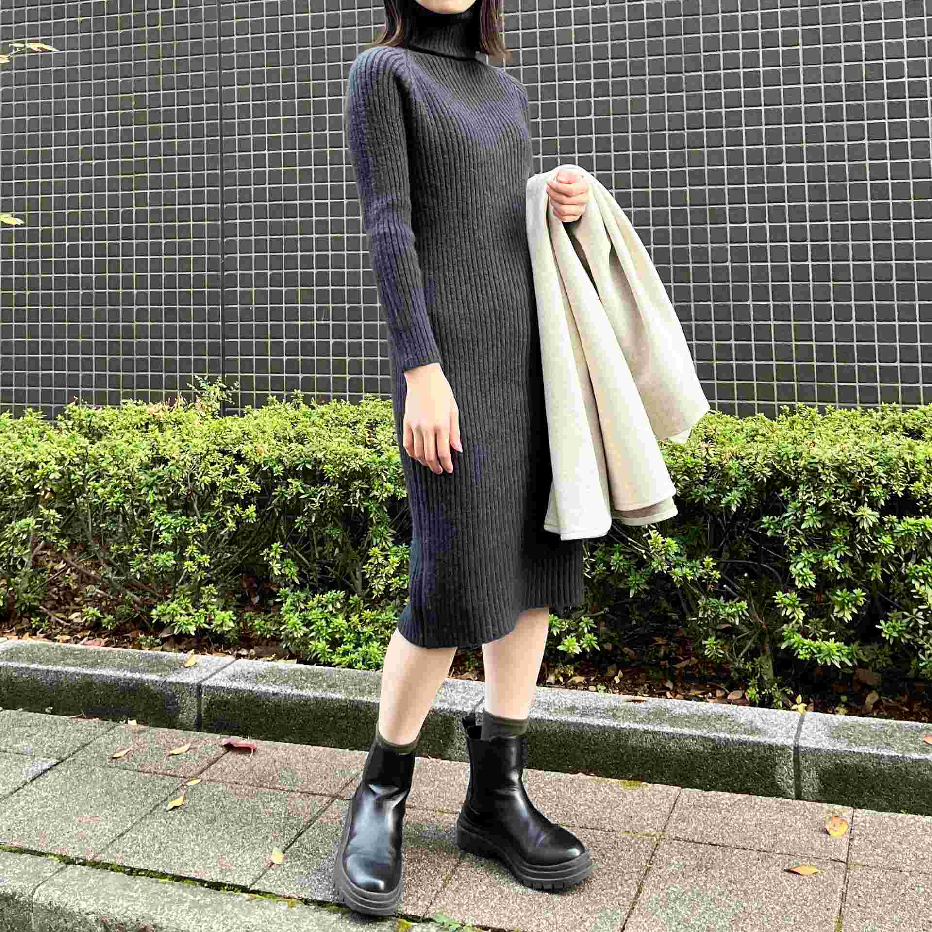 AndoSoulé和Soiree Turtle脖子肋骨編織一件