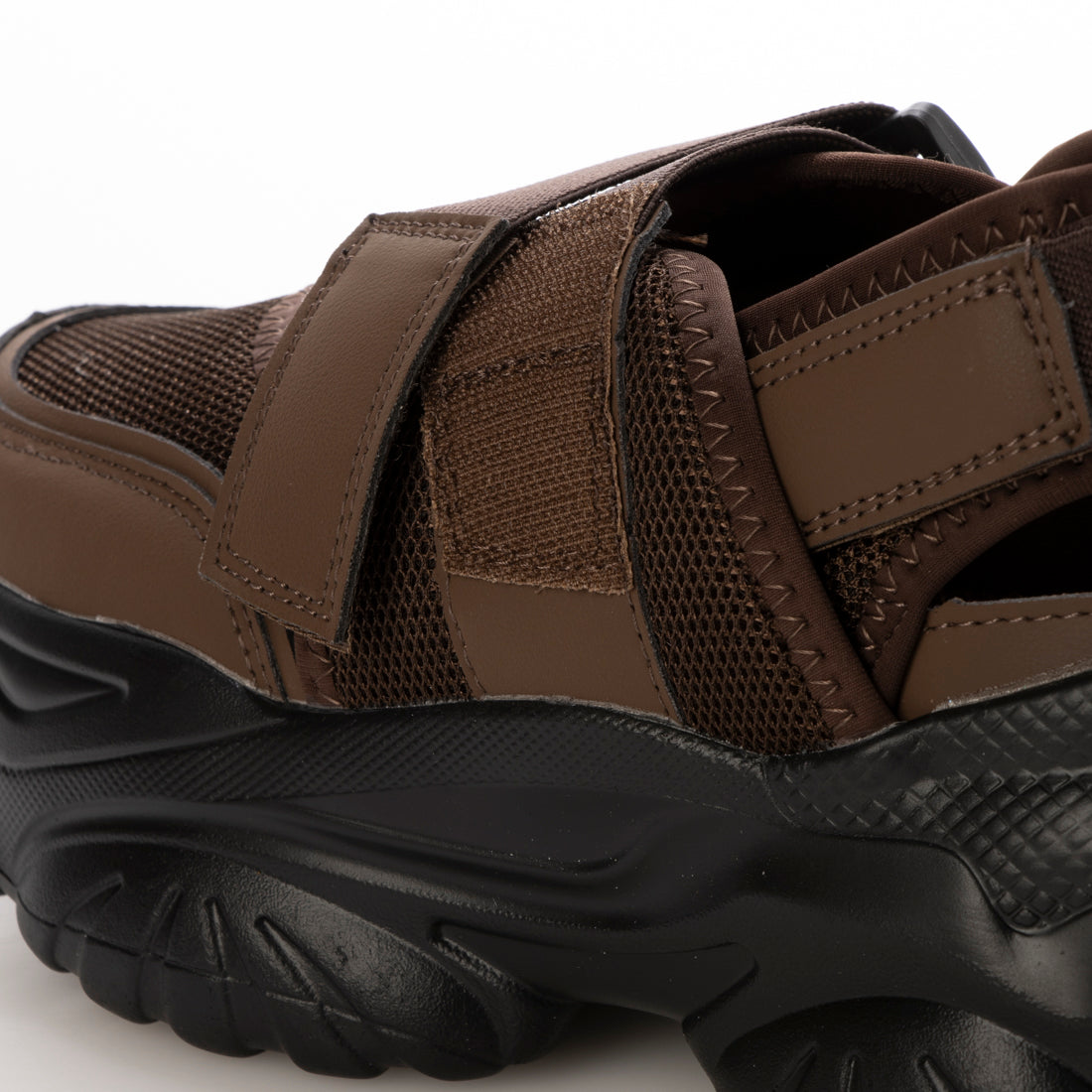 シューズインクローゼット Shoes in Closet -シュークロ- 軽量厚底 ボリュームソール ベルクロストラップ  サンダルライク スニーカー 2419 （ダークブラウン） ダークブラウン