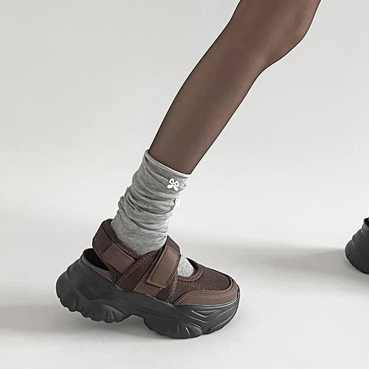 シューズインクローゼット Shoes in Closet -シュークロ- 軽量厚底 ボリュームソール ベルクロストラップ  サンダルライク スニーカー 2419 （ダークブラウン） ダークブラウン