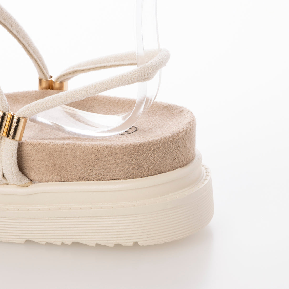 シューズインクローゼット Shoes in Closet -シュークロ- 軽量厚底 2WAY ボリューム ラッフル / フリル サンダル 6908 （アイボリー/スエード） アイボリー/スエード