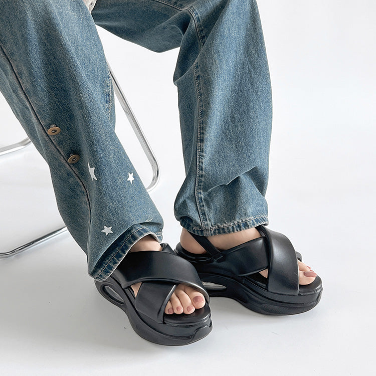 シューズインクローゼット Shoes in Closet -シュークロ- 厚底 ボリュームソール クロスベルト スポーツサンダル 2471 （ブラック） ブラック