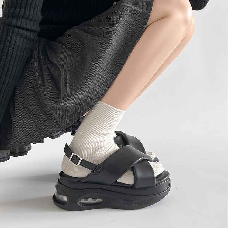 シューズインクローゼット Shoes in Closet -シュークロ- 厚底 ボリュームソール クロスベルト スポーツサンダル 2471 （ブラック） ブラック