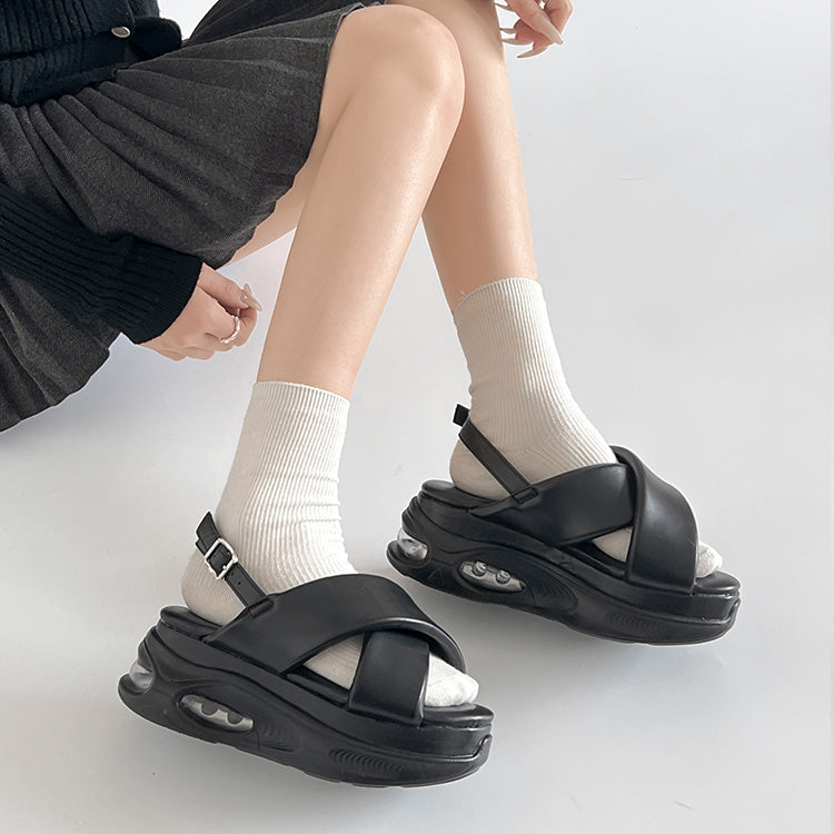 シューズインクローゼット Shoes in Closet -シュークロ- 厚底 ボリュームソール クロスベルト スポーツサンダル 2471 （ブラック） ブラック