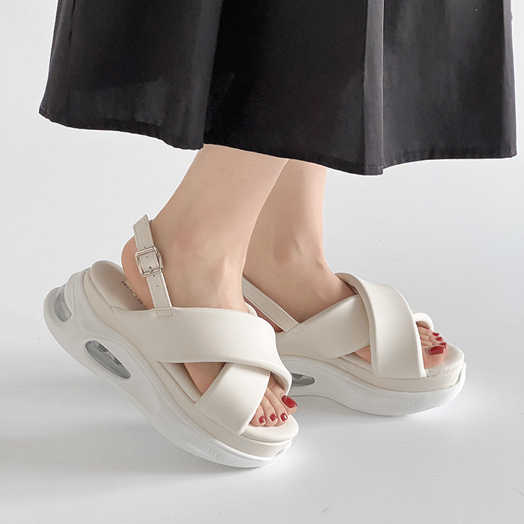 シューズインクローゼット Shoes in Closet -シュークロ- 厚底 ボリュームソール クロスベルト スポーツサンダル 2471 （アイボリー） アイボリー