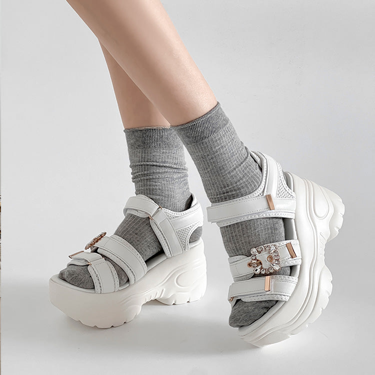 シューズインクローゼット Shoes in Closet -シュークロ- 超軽量厚底 スタイルアップソール  ビジューバックル スポーツサンダル 5989 （ホワイト） ホワイト