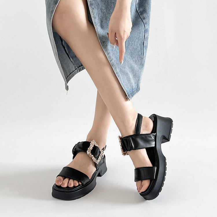 シューズインクローゼット Shoes in Closet -シュークロ- 厚底 ビジューバックル ヒールアップソール サンダル 5923 （ブラック/ブラック） ブラック/ブラック