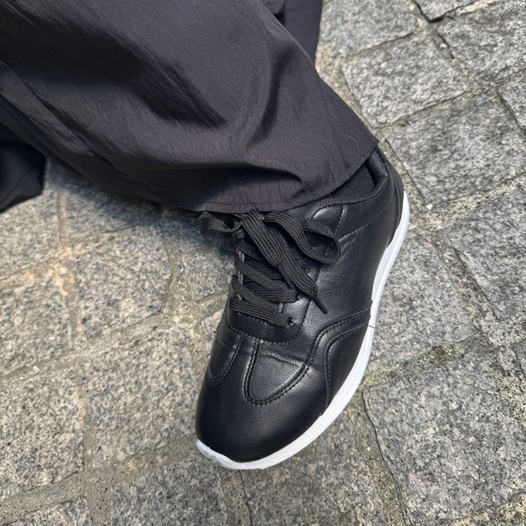 シューズインクローゼット Shoes in Closet -シュークロ- 軽量 フラットソール レースアップスニーカー 995 （ブラック） ブラック