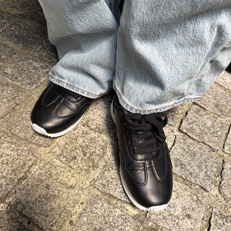 シューズインクローゼット Shoes in Closet -シュークロ- 軽量 フラットソール レースアップスニーカー 995 （ブラック） ブラック