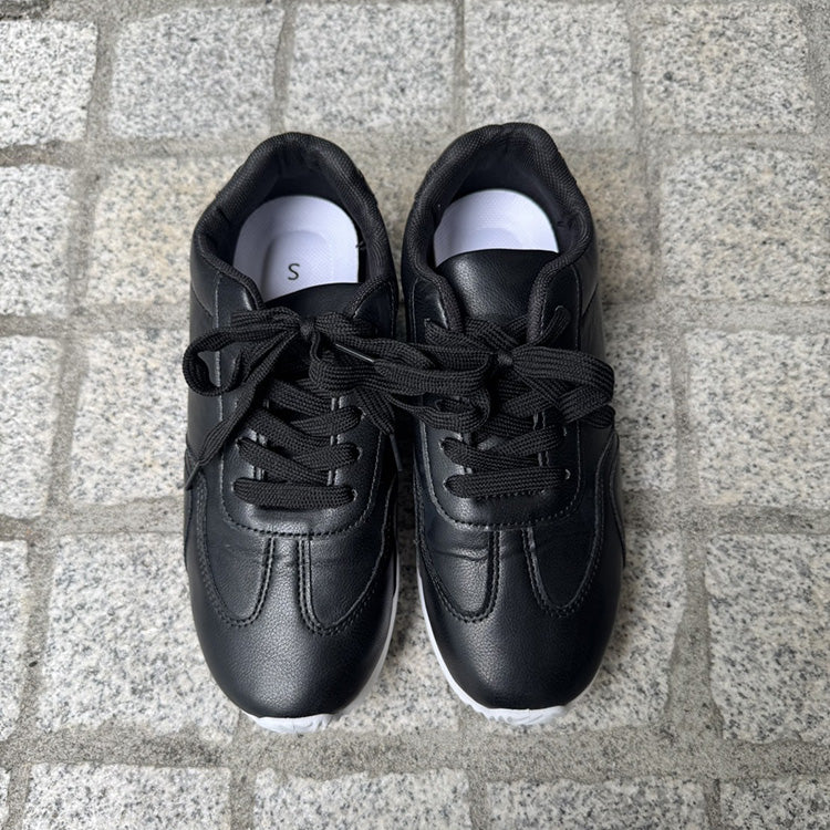 シューズインクローゼット Shoes in Closet -シュークロ- 軽量 フラットソール レースアップスニーカー 995 （ブラック） ブラック