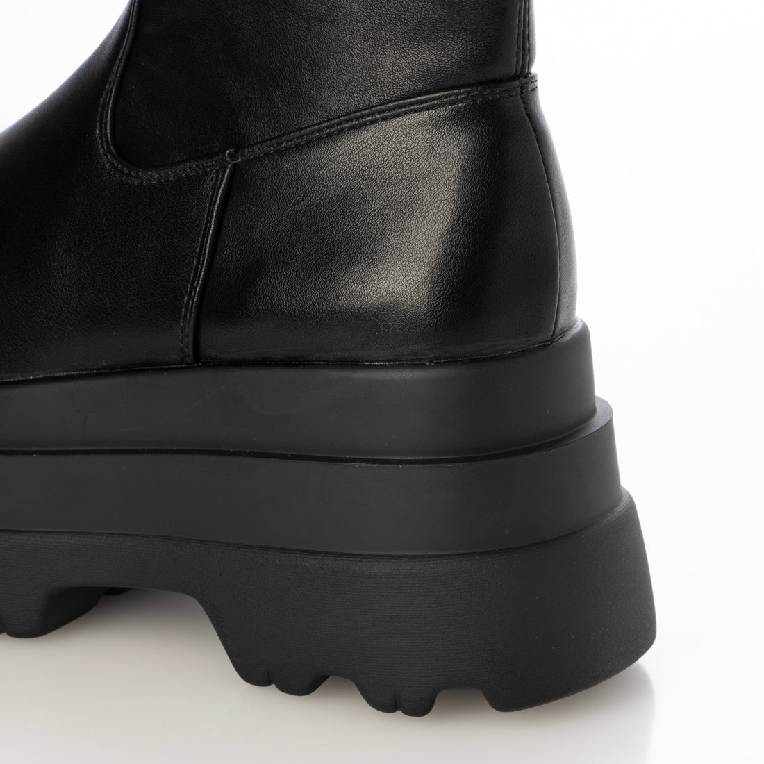シューズインクローゼット Shoes in Closet -シュークロ- 厚底トリプルソール ストレッチ フィット ショートブーツ 2896 （ブラック） ブラック