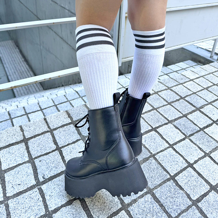シューズインクローゼット Shoes in Closet -シュークロ- 厚底 プラットフォーム シンプル レースアップ ブーツ 2459 （ブラック） ブラック