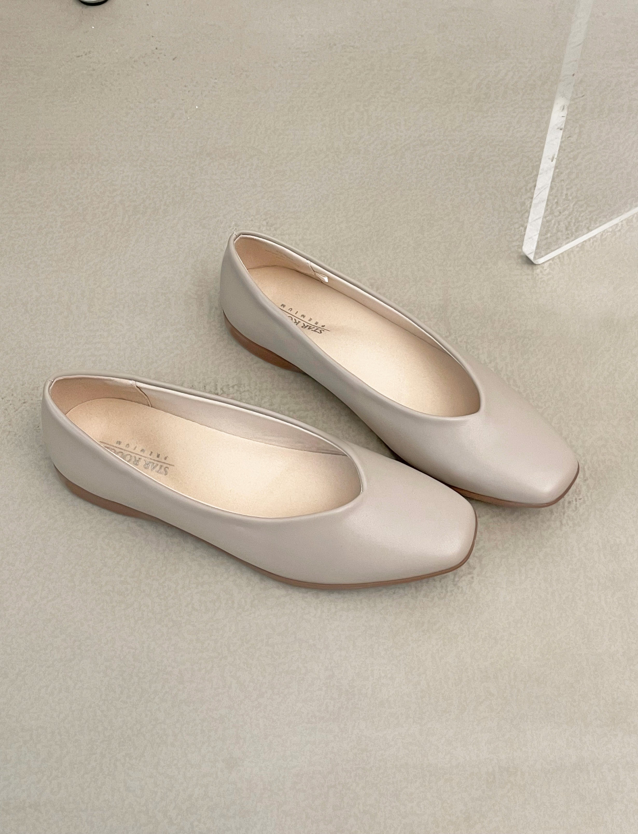 シューズインクローゼット Shoes in Closet -シュークロ- 超軽量 スクエア Vカット ベーシック フラットパンプス 3027 （グレージュ） グレージュ