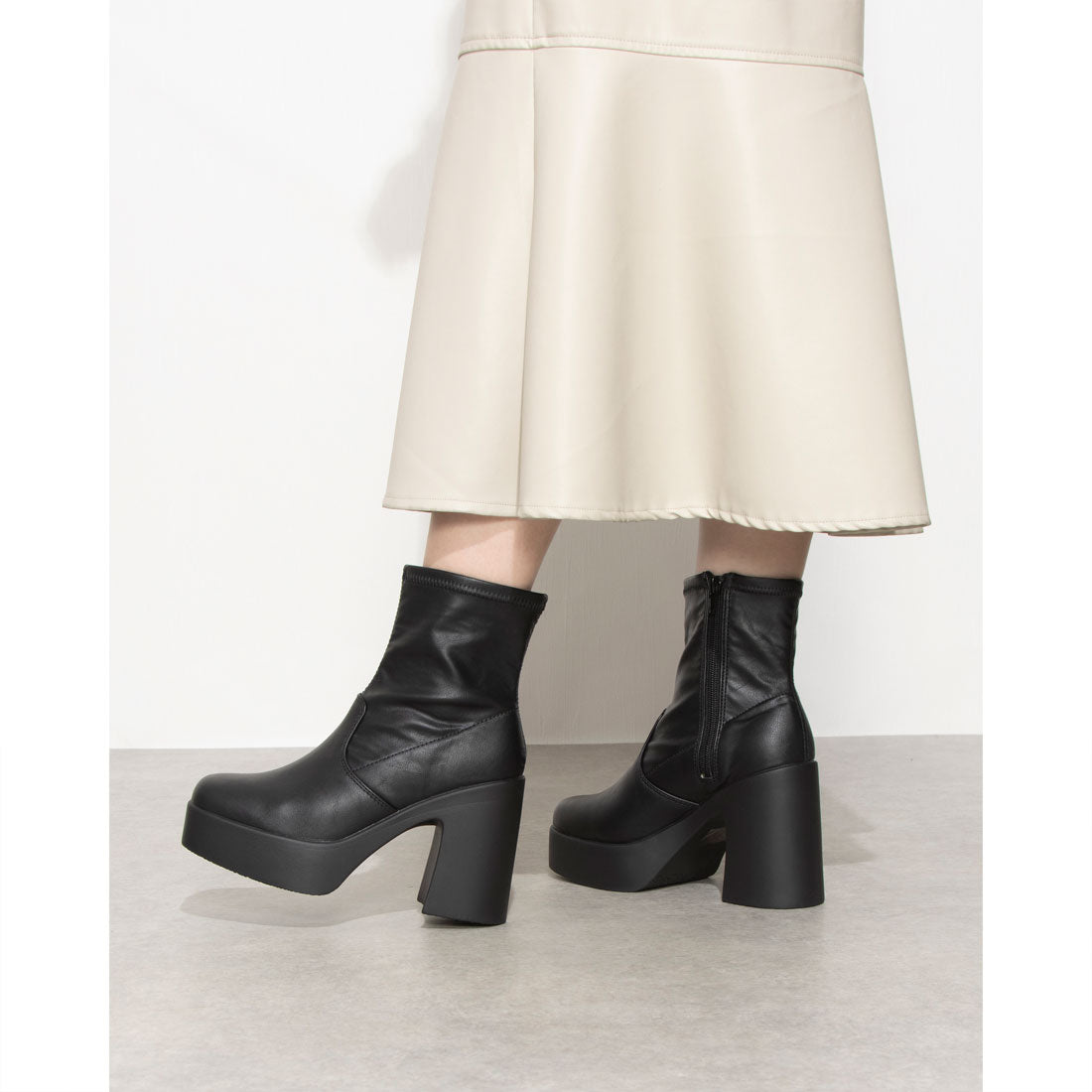 Shoes in Closet - Shukuro - Thick-soled Chunky Heel Stylish Short Boots 1847