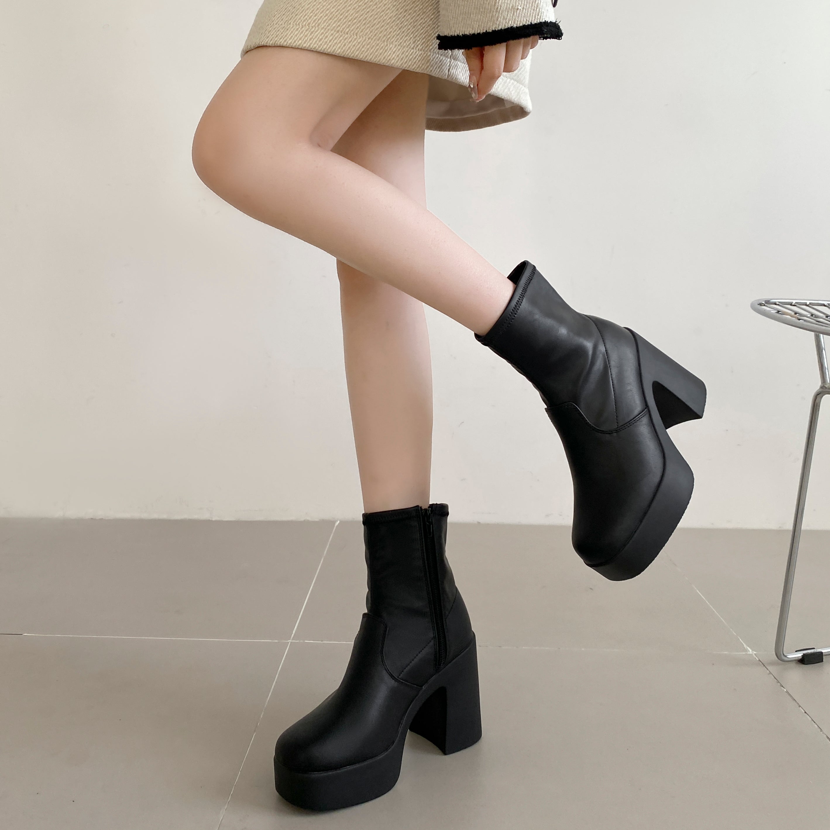 Shoes in Closet - Shukuro - Thick-soled Chunky Heel Stylish Short Boots 1847