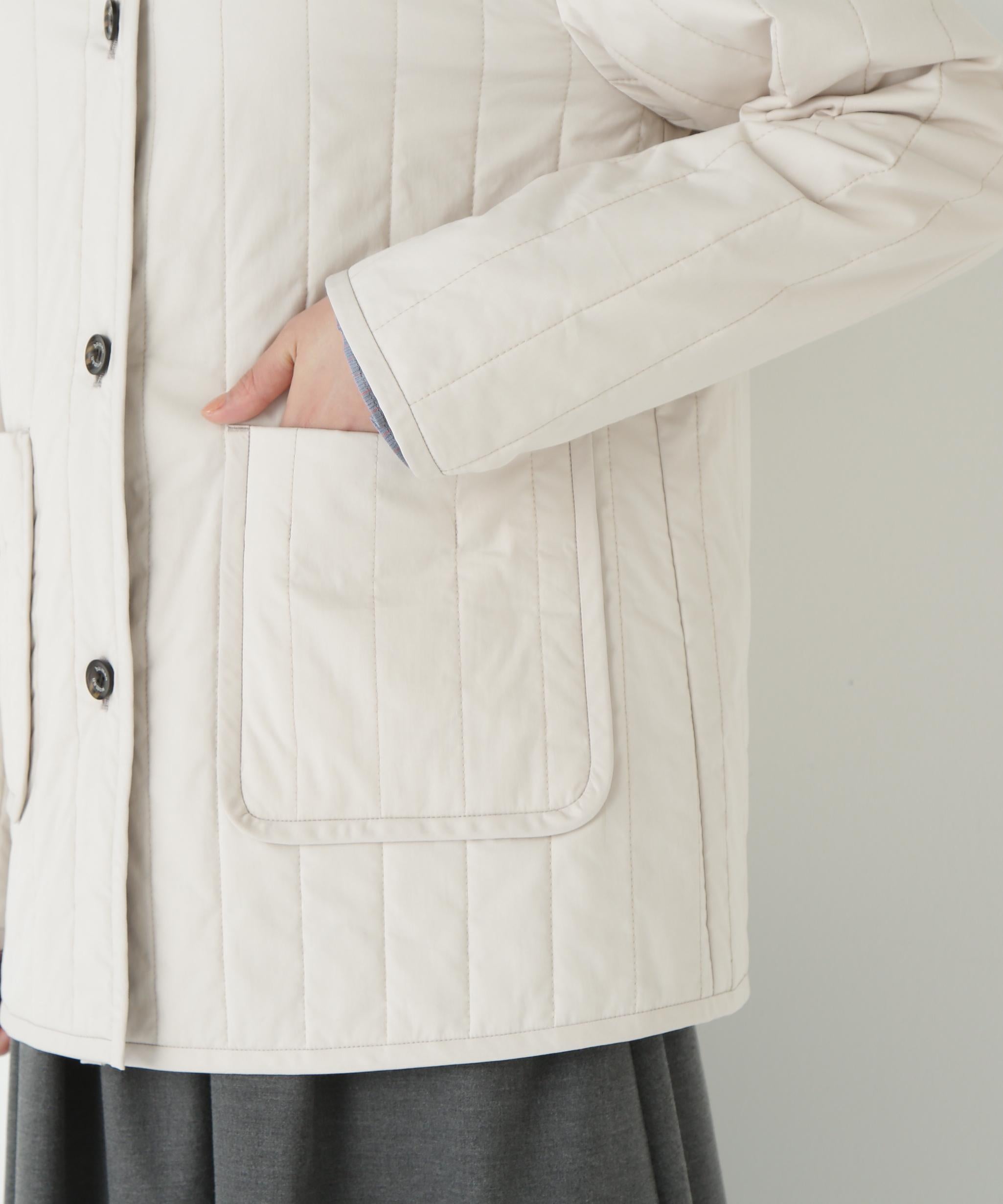 バーティカルキルティングノーカラージャケット ライトベージュ