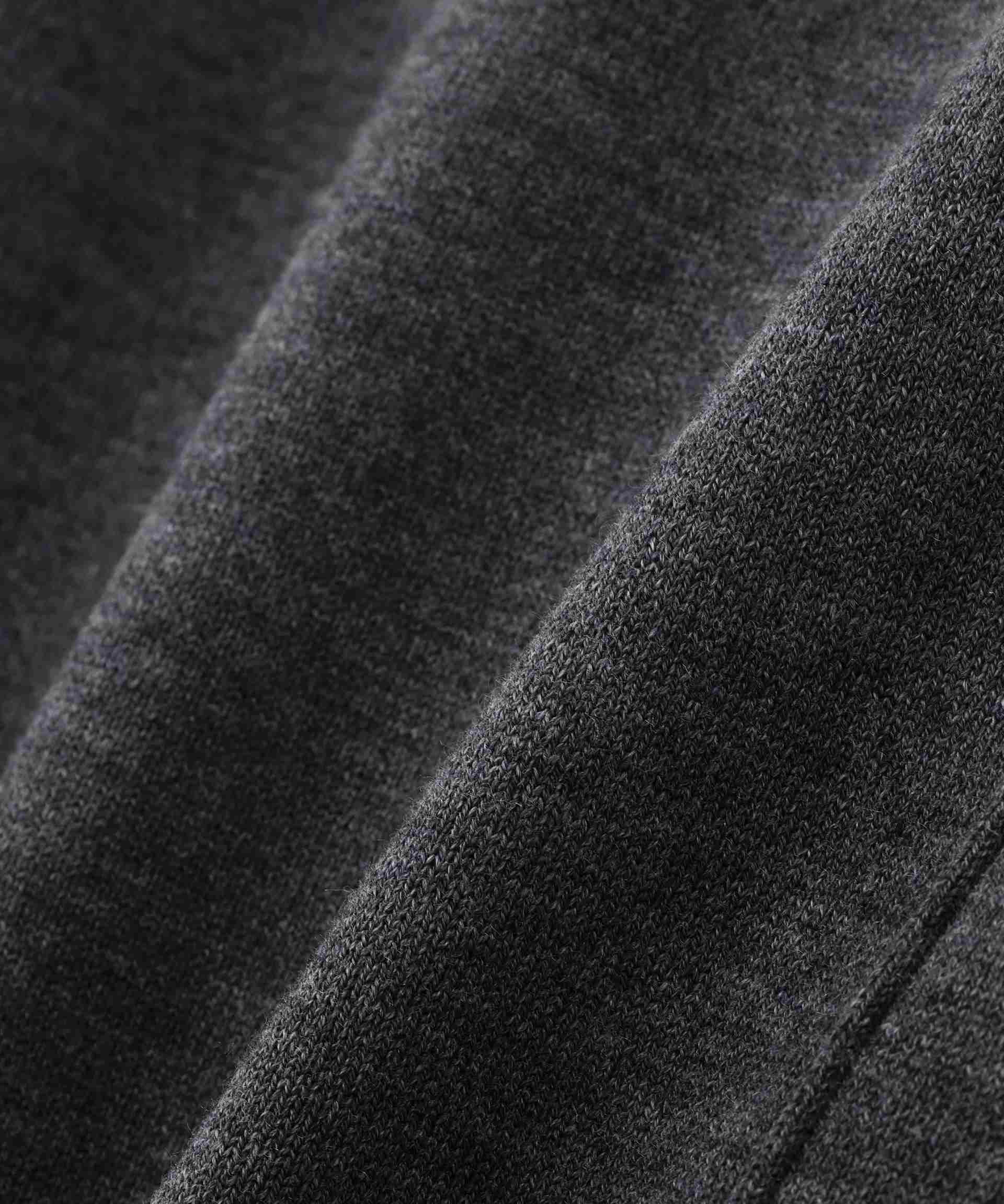 ◆ハーゲージクルーネックニットベスト チャコール1