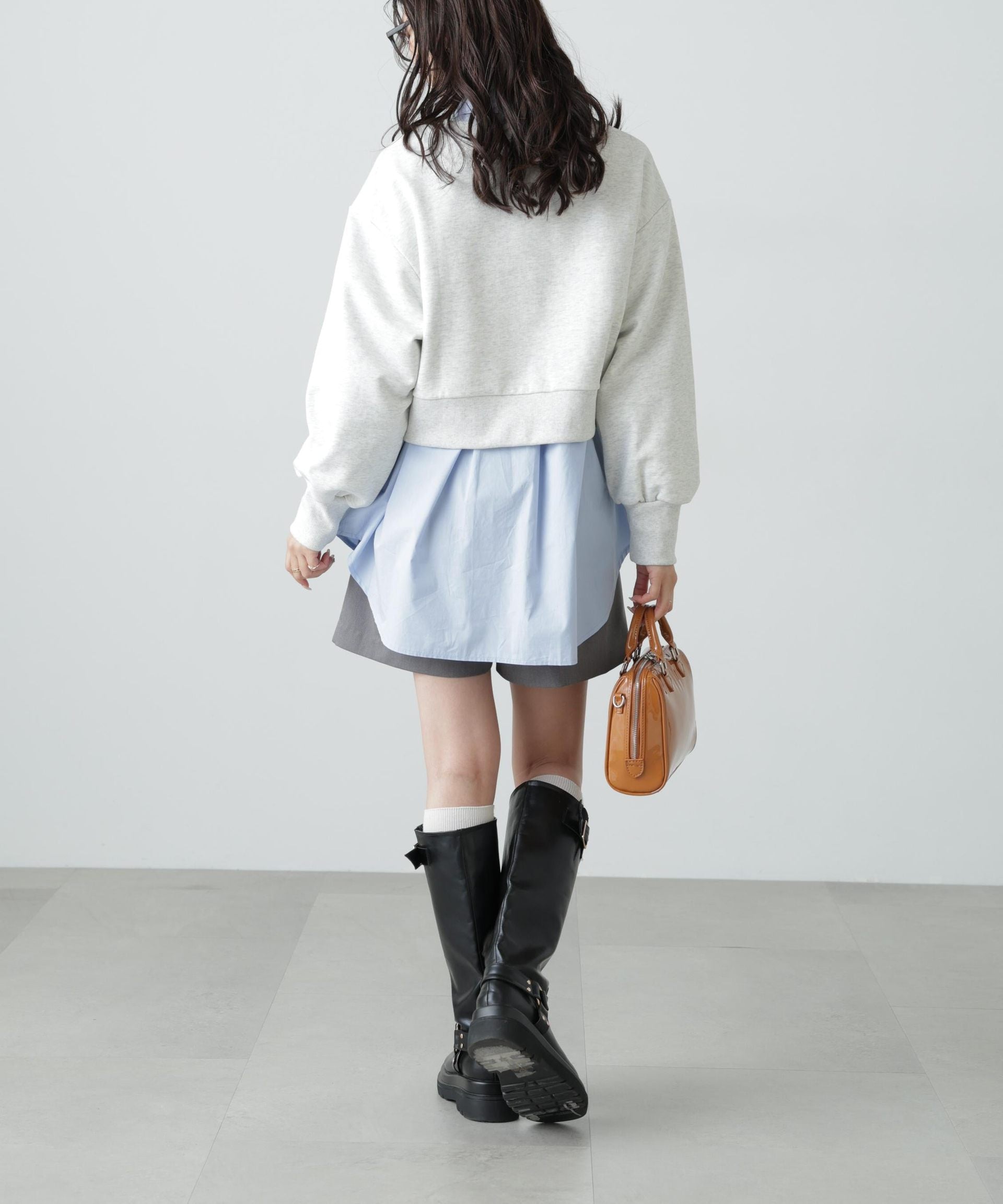 サークルロゴ刺繍ショート丈スウェット オートミール1
