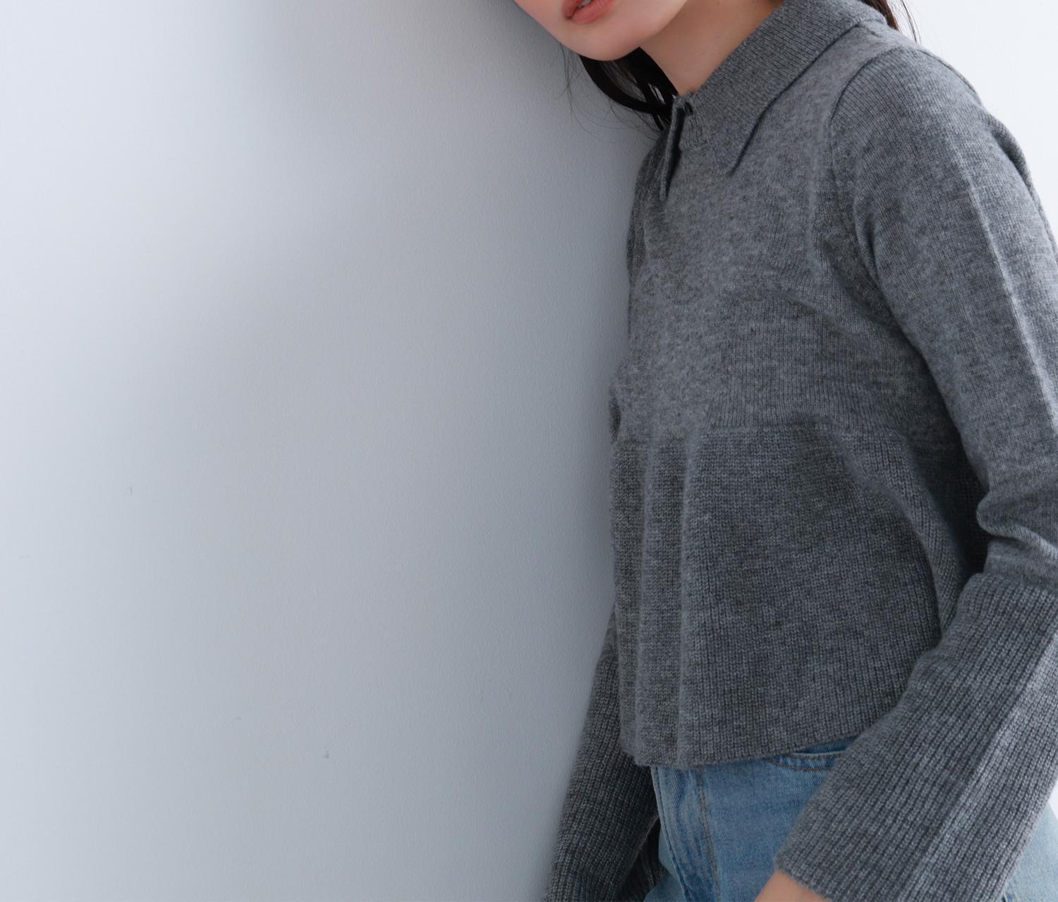 襟付きペプラムニット グレー