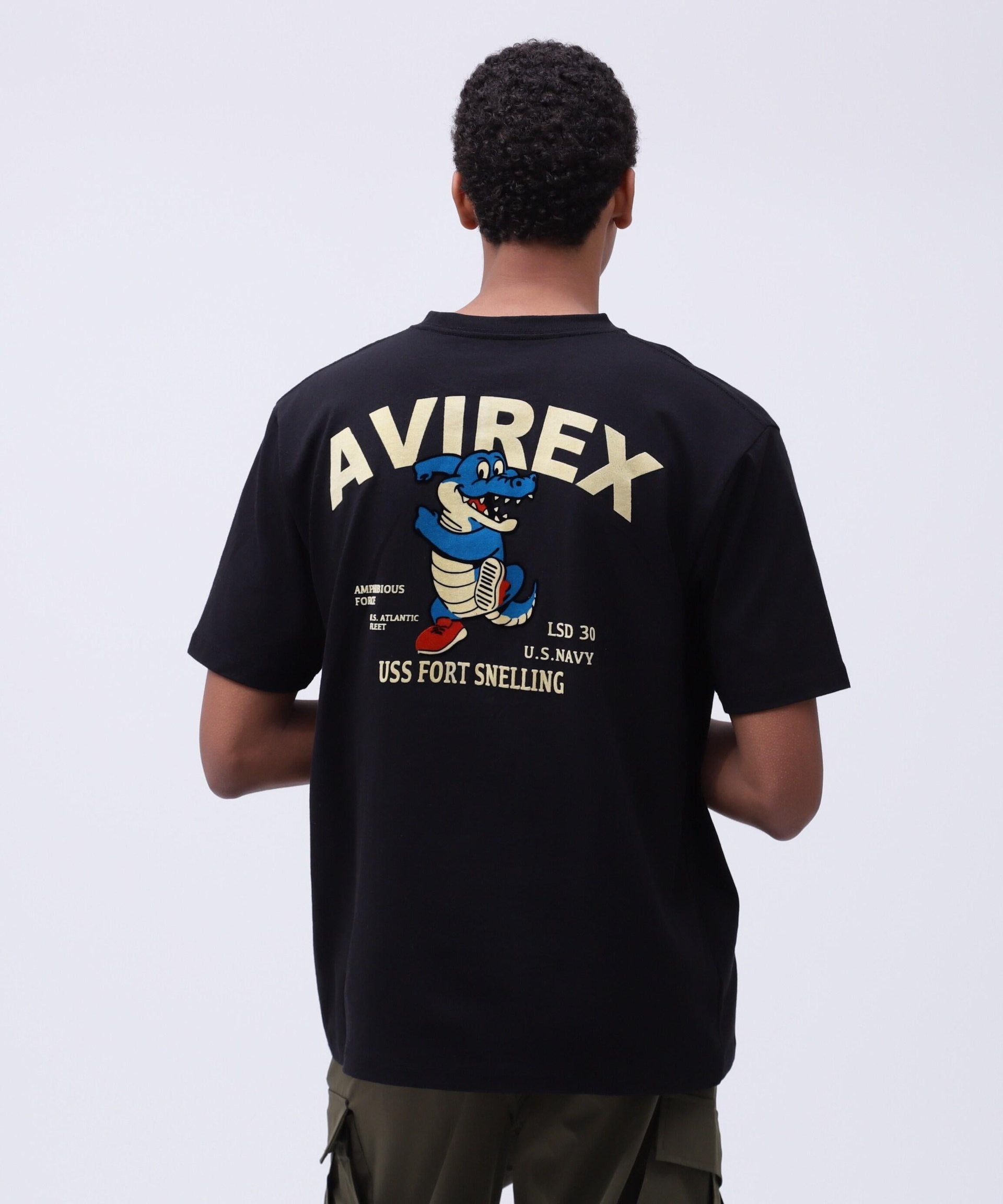 《WER&DEPOT限定》USS FO>T SNELLING T-SHI>T / USS フォートスネリング Tシャツ / AVI>EX  ブラック