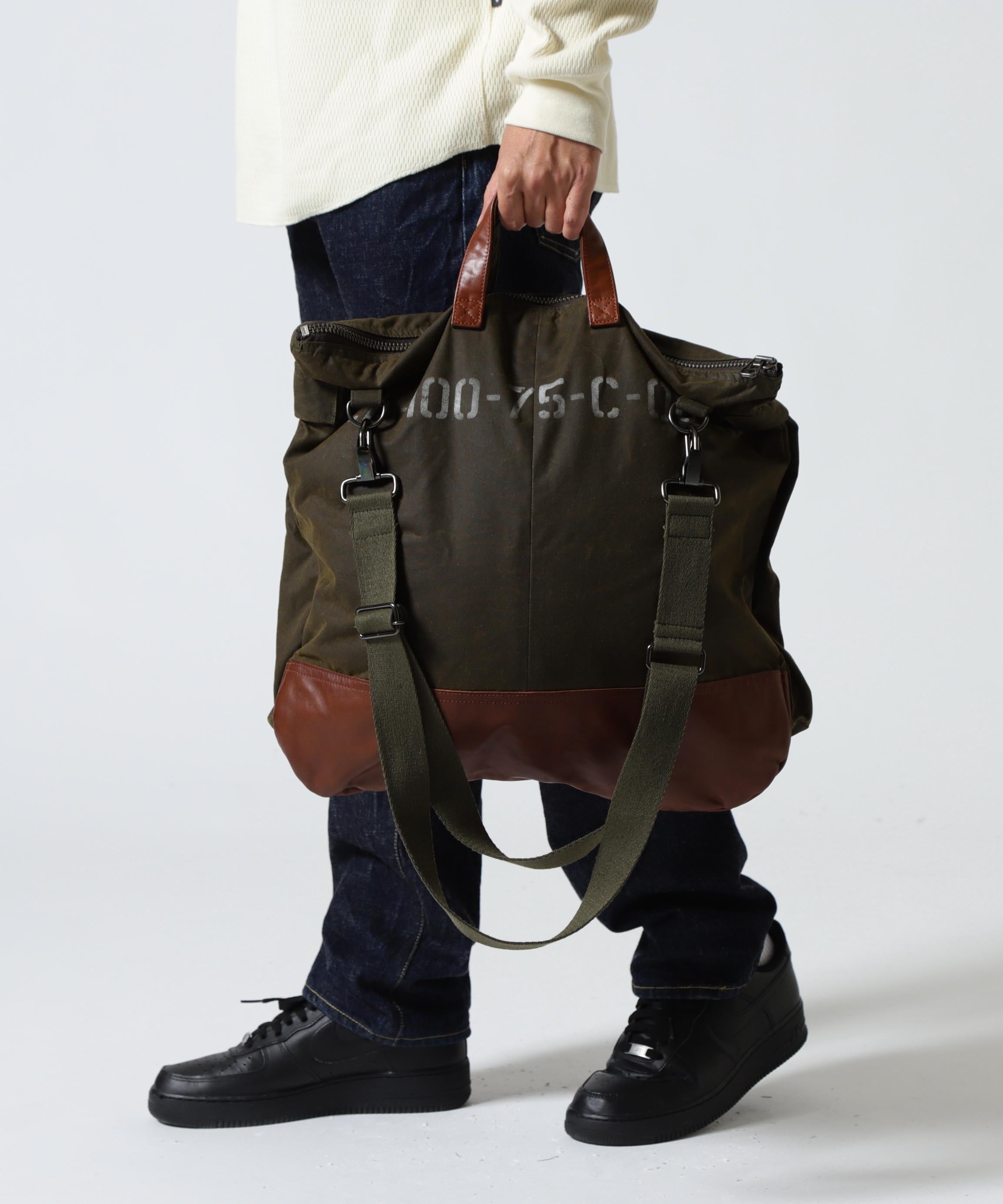 MILITA>Y FAR>IC OILED CLOTH HELMET RAG オリーブ