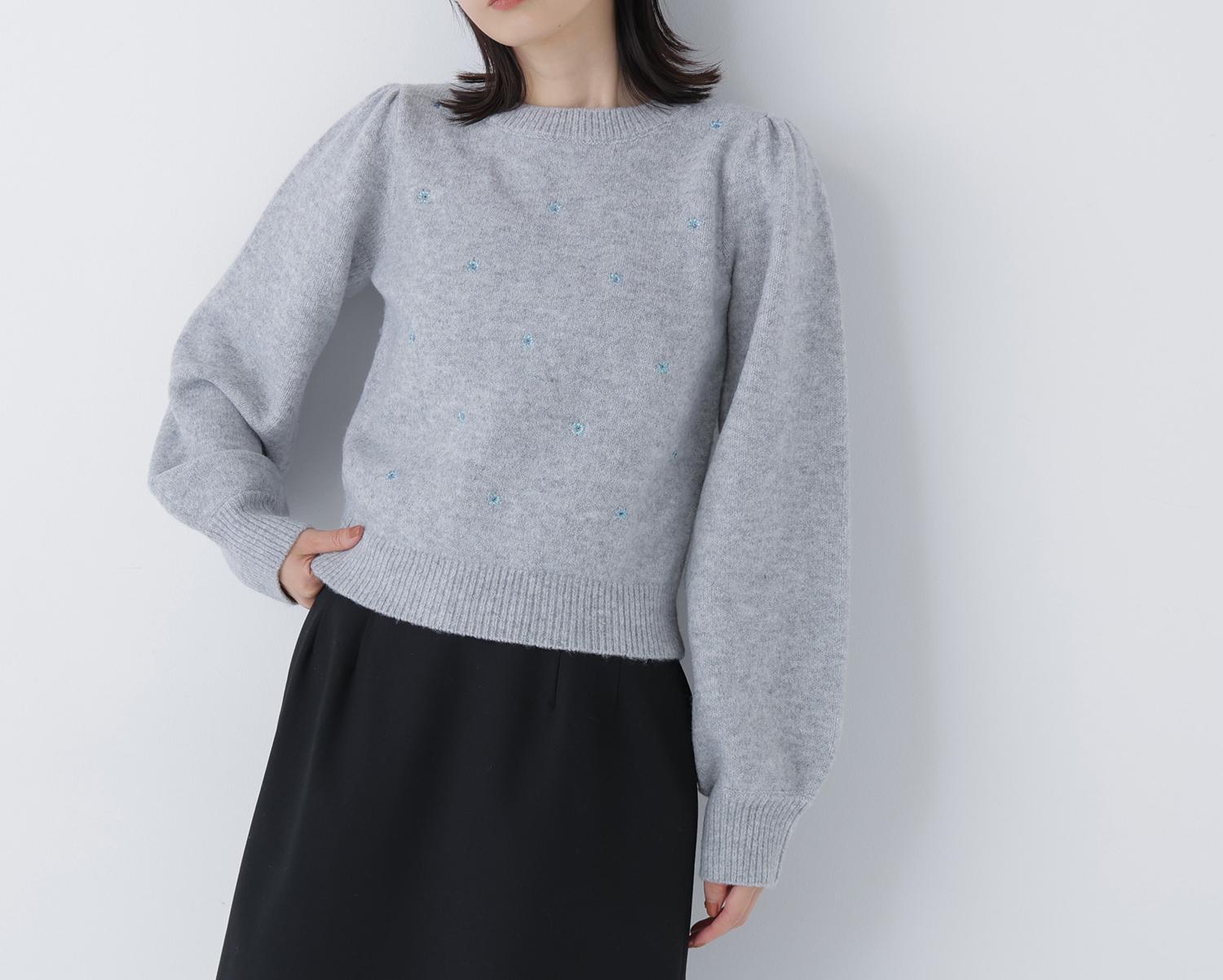 フラワー刺繍ニット グレー